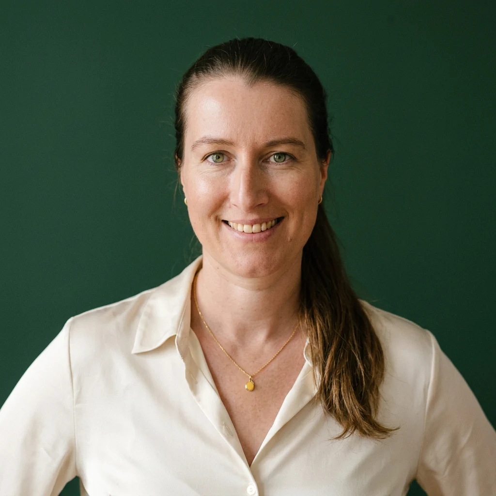 Portrait de Virginie Julien, infirmière puéricultrice et fondatrice de YOGAM Coaching